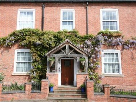 kirkby house prices Located in the village of Kirkby Mallory in rural Leicestershire, Kirkby House offers a farmhouse-style dining room serving freshly cooked food